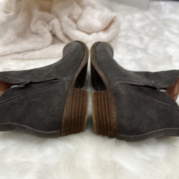 Lucky, Brand, LP Dash Brennan, 6M/36 grey booties - Picture 7 of 17